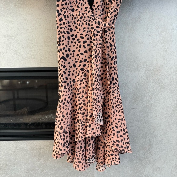 Fame And Partners - Tan & Black Leopard Print Short Sleeve Wrap Dress, Size 0 - Picture 6 of 13